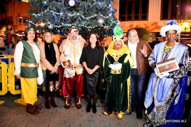 Los Reyes Magos con autoridades de Telde (Foto Antonio Alí)